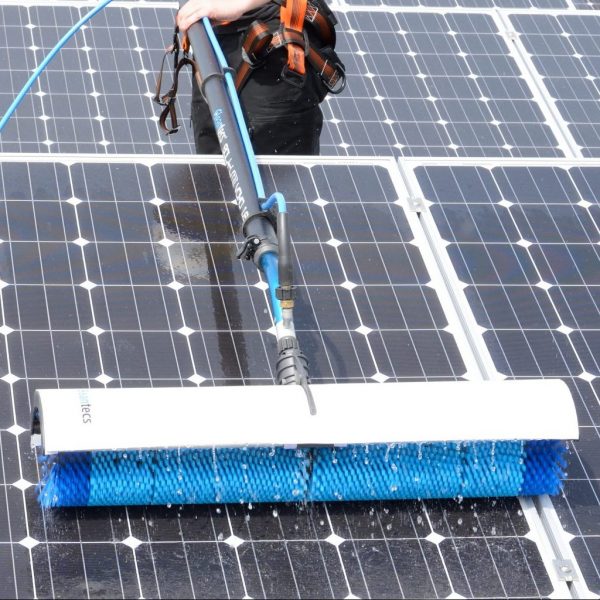 How To Clean Solar Panel Farms 9800 Panels Blue Tongue Industries